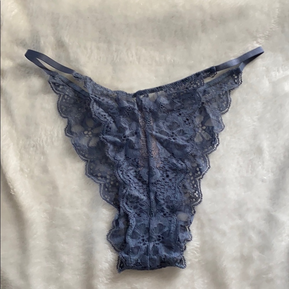 String Brazilian cheeky